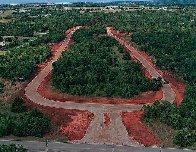 Photo of 8001 Wilshire Park Dr, Oklahoma City, OK