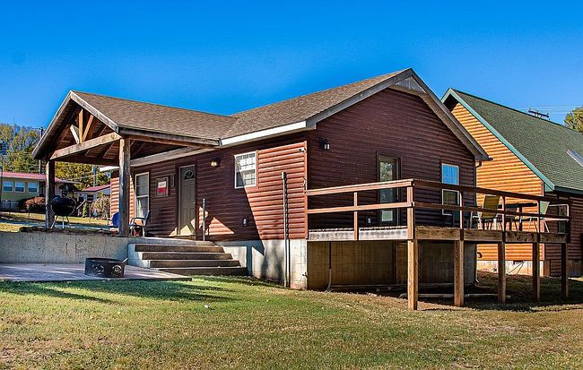 Photo of 806 S Flint St, Stockton, MO