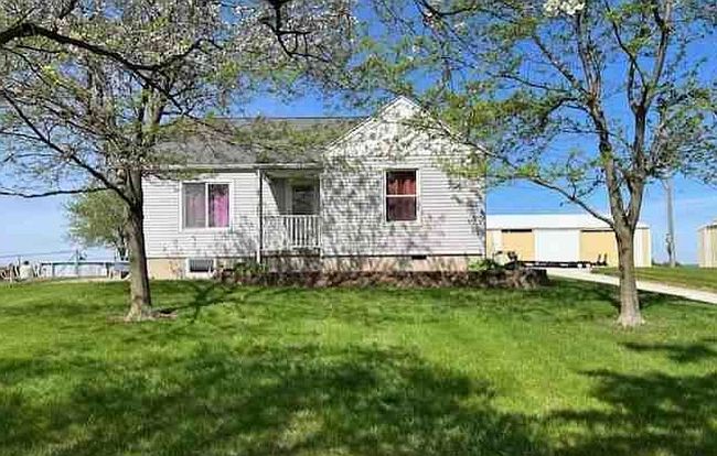 Image of 623 County Road 2100 E