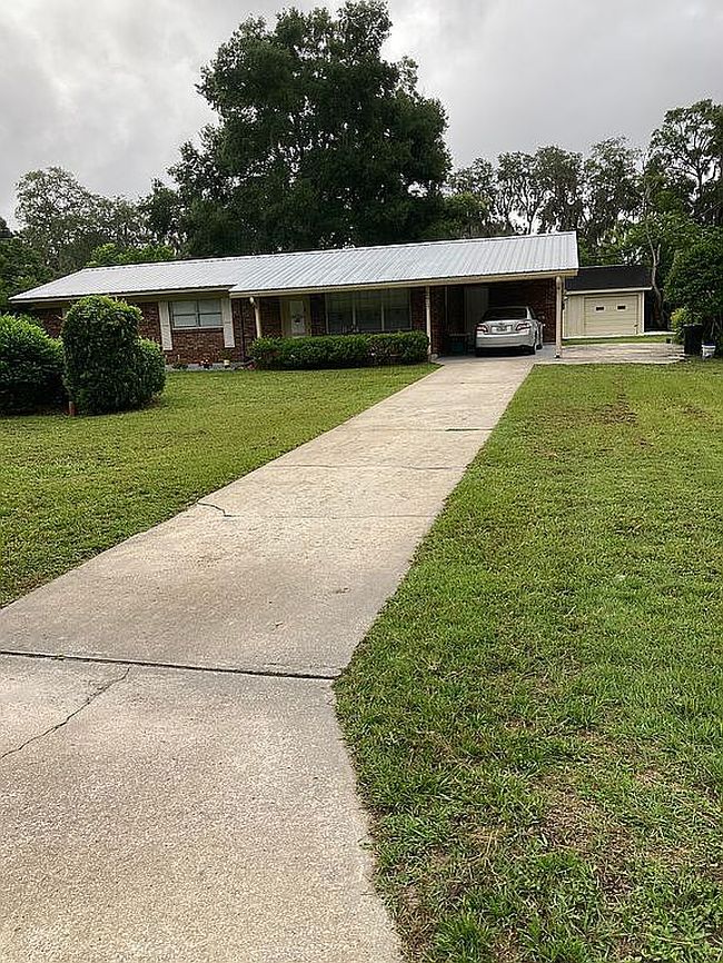 Photo of 2917 Silver Lake Dr, Palatka, FL