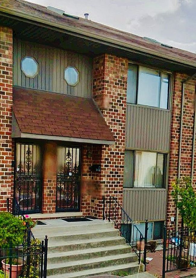 Photo of 341 W 30th Pl, Chicago, IL