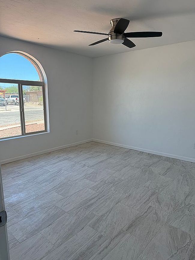 Photo of 2102 E Pinon Dr, Tucson, AZ