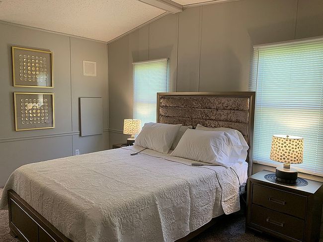 Photo of 913 Oleander St, Lady Lake, FL