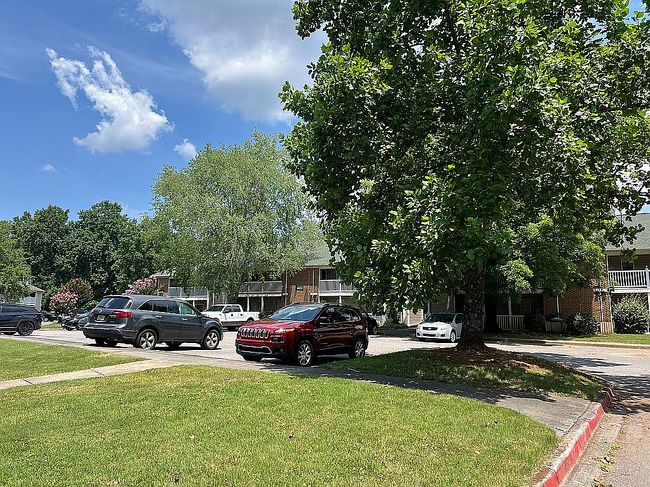 Photo of 6611 Willow Pointe Dr Nw Apt C, Huntsville, AL