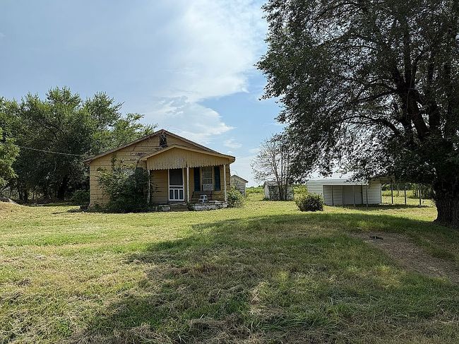 Photo of 26196 E Country Rd #1690, Elmore City, OK