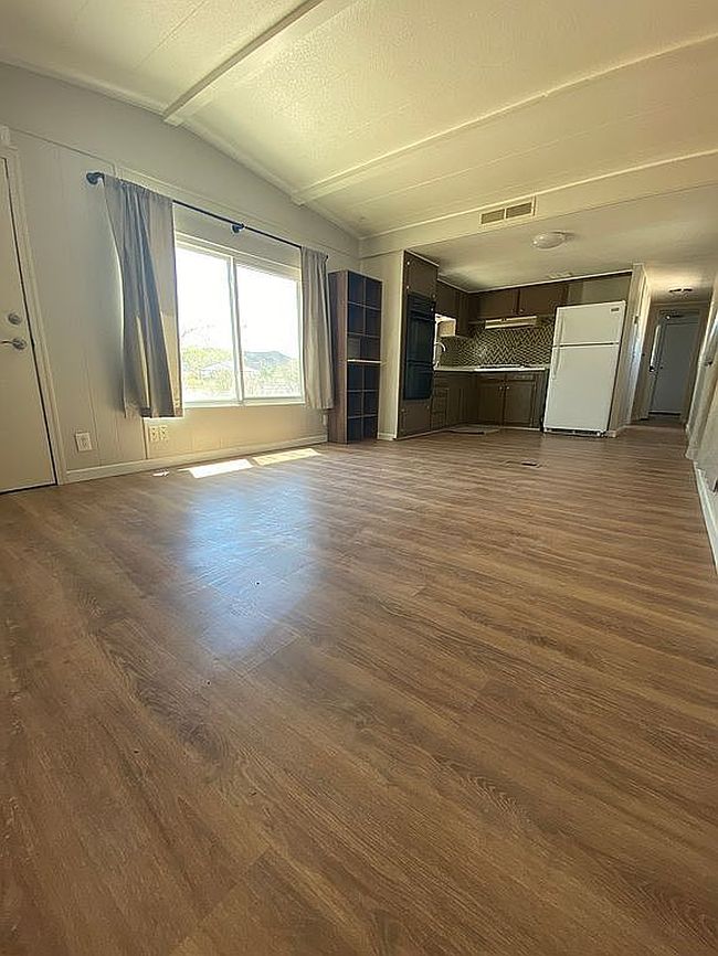 Image of 9120 W Safford St