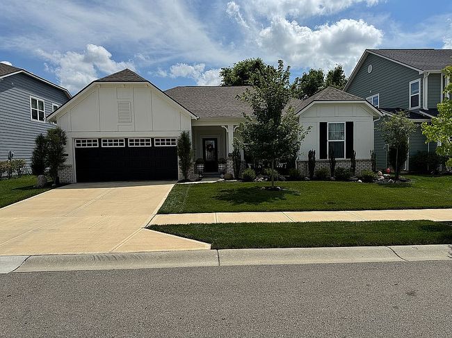 Photo of 5393 Dunhaven Rd, Noblesville, IN
