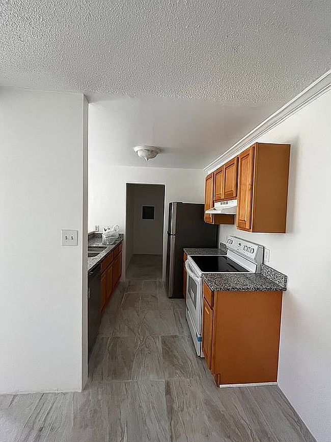 Additional photo 1 of property located at 5624 Summit Arch