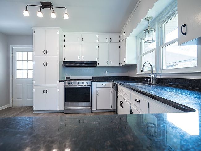 Image of 1313 Sunset Dr