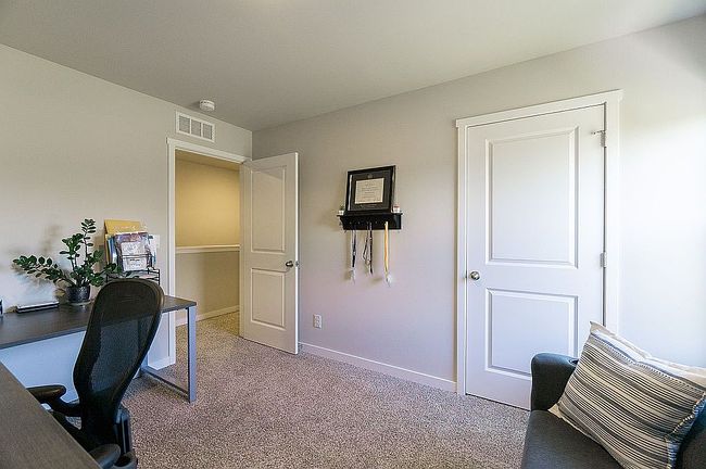 Image of 2498 Anne Ln