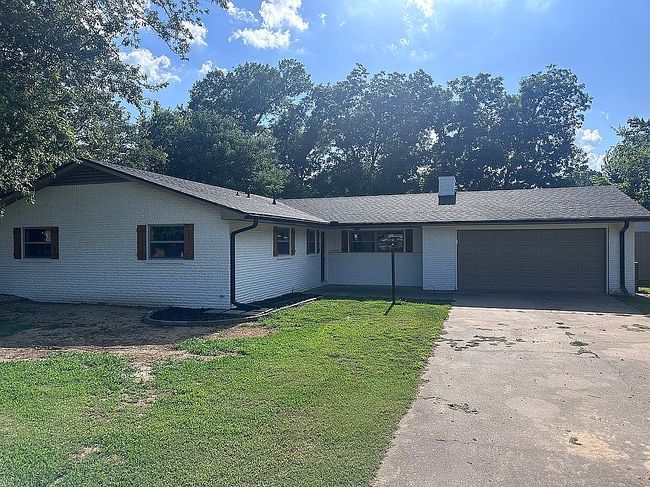 Photo of 1713 Crescent Dr, Bartlesville, OK