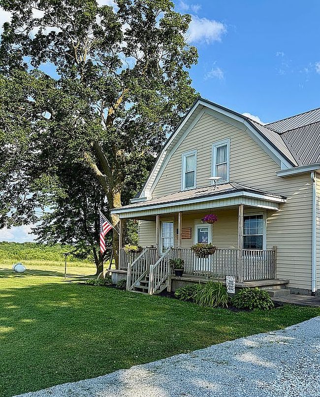 Photo of 1035 E County Road 750 N, Warsaw, IL
