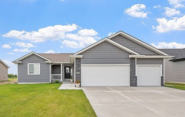 Photo of 2708 Nw Boulder Point Pl, Ankeny, IA