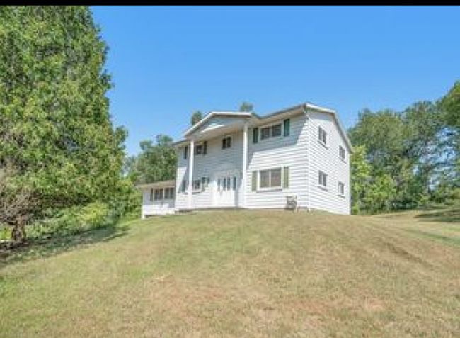 Photo of 11807 Upton Rd, Bath, MI