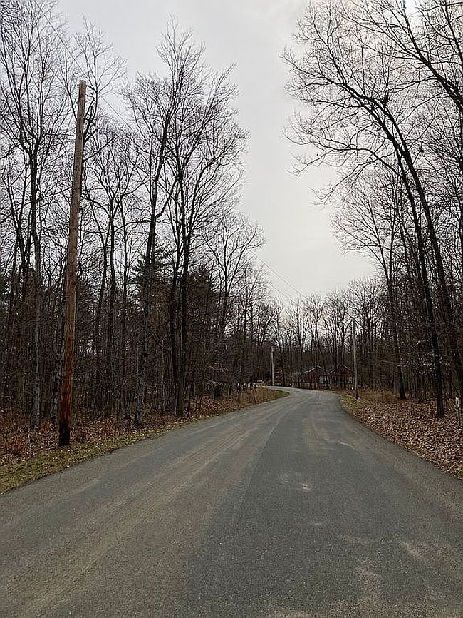 Photo of 58 Blue Jay Cir, Schaghticoke, NY