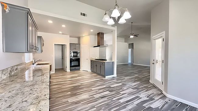 Image of 7044 W San Madele Ave
