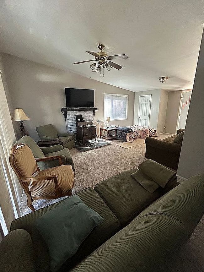 Image of 494 Deerfield Rd