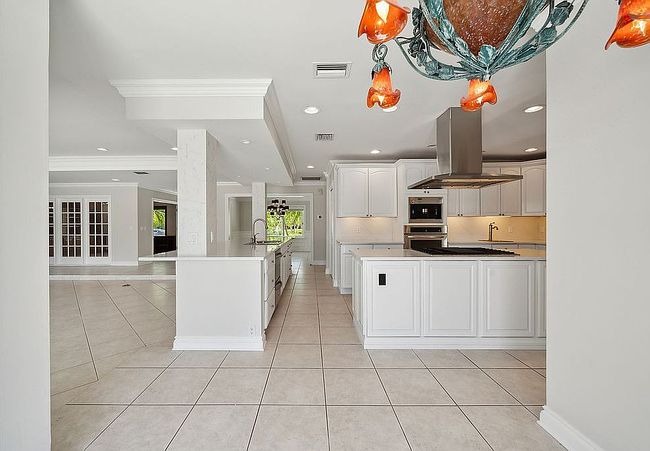 Image of 3080 Ne 47th St