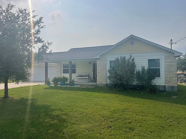 Image of 812 Riviere Dr