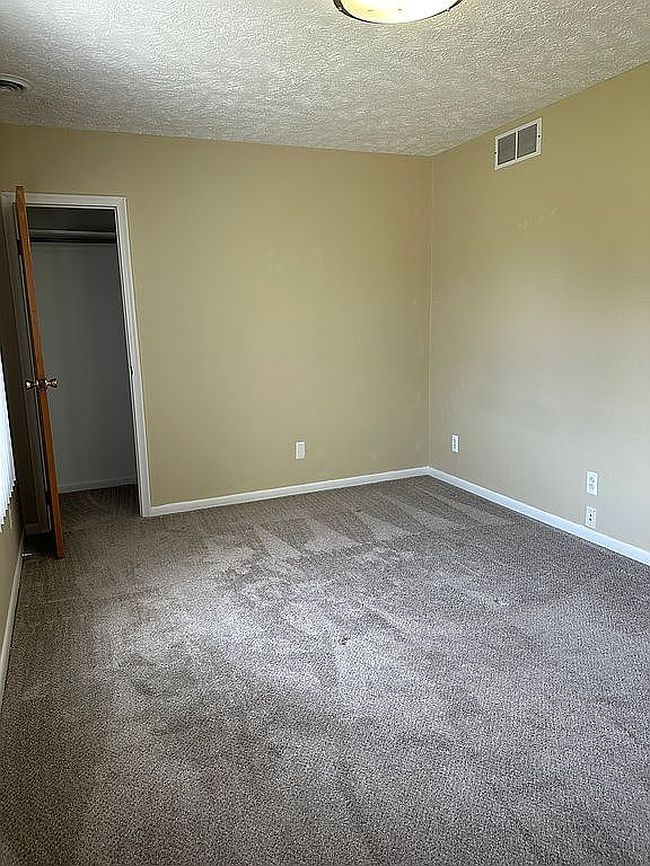 Photo of 5825 Fonda Lake Dr, Brighton, MI