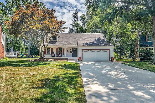 Photo of 624 Millard Dr, Bay Village, OH