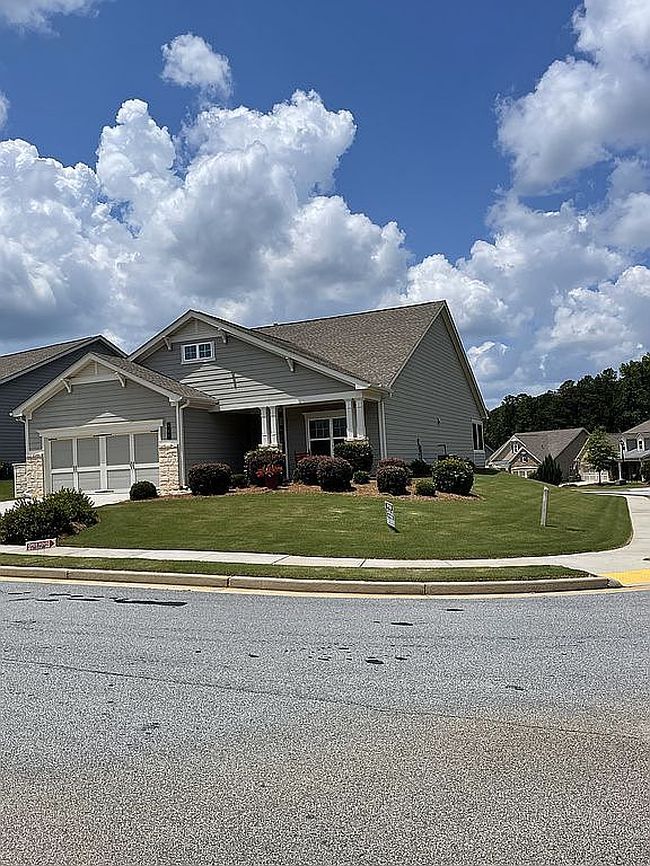Photo of 160 Maple Leaf Rd, Sharpsburg, GA