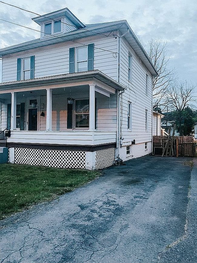 Photo of 620 Albemarle St, Bluefield, WV