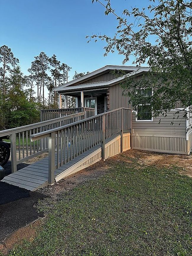 Image of 2442 Douglas Rd