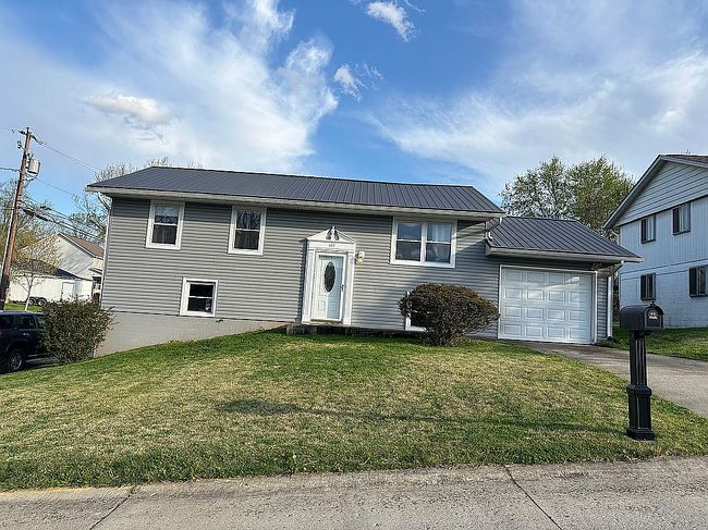 Photo of 102 Dodd St, Poca, WV