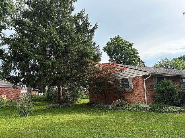 Image of 906 Desales St