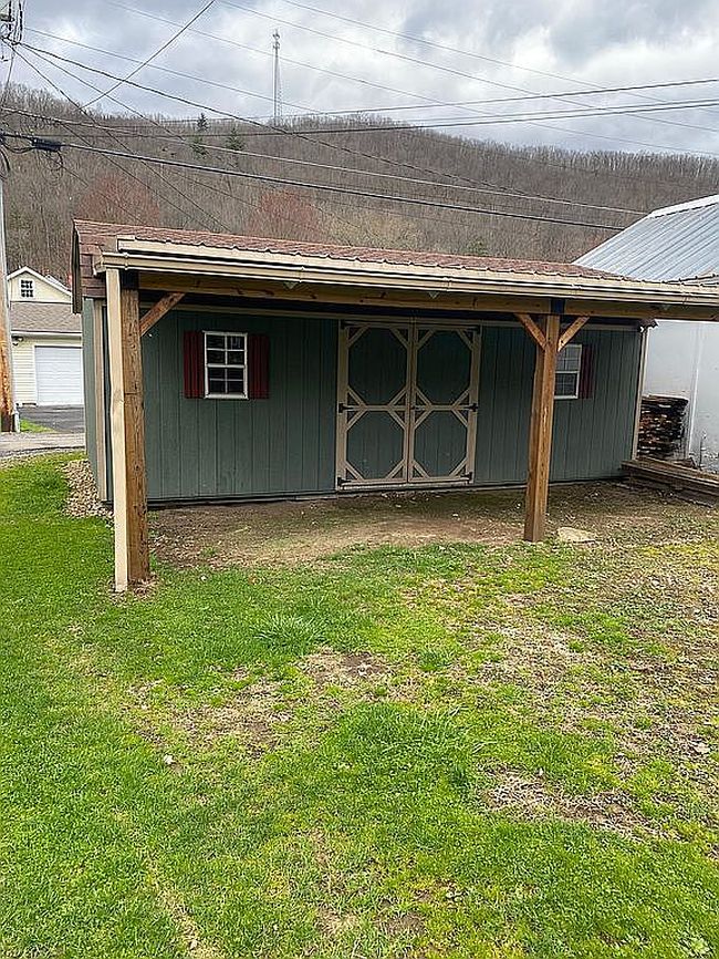 Image of 114 W 4th St