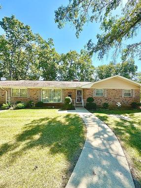 Preview of property located at 1921 Meadowlake Dr