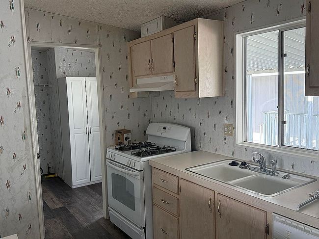 Photo of 22601 Bear Valley Rd Spc 32, Apple Valley, CA