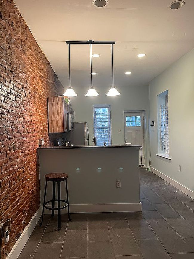 Additional photo 2 of property located at 2253 N Sydenham St