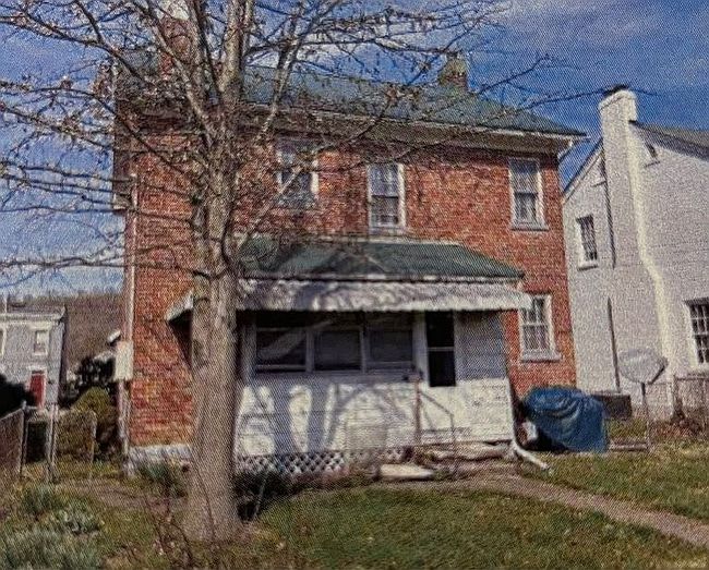 Image of 608 E 2nd St