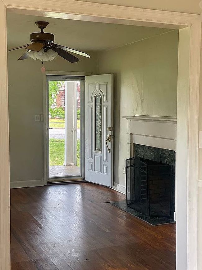 Image of 2401 Poincianna St Sw