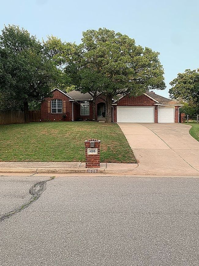 Photo of 1008 N Creek Dr, Edmond, OK