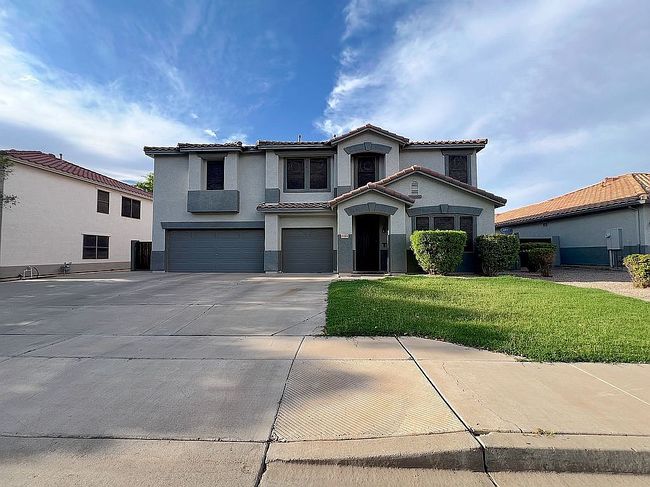 Additional photo 3 of property located at 11524 E Queensborough Ave