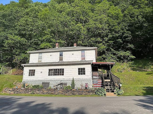 Photo of 193 4th Ave, Marlinton, WV
