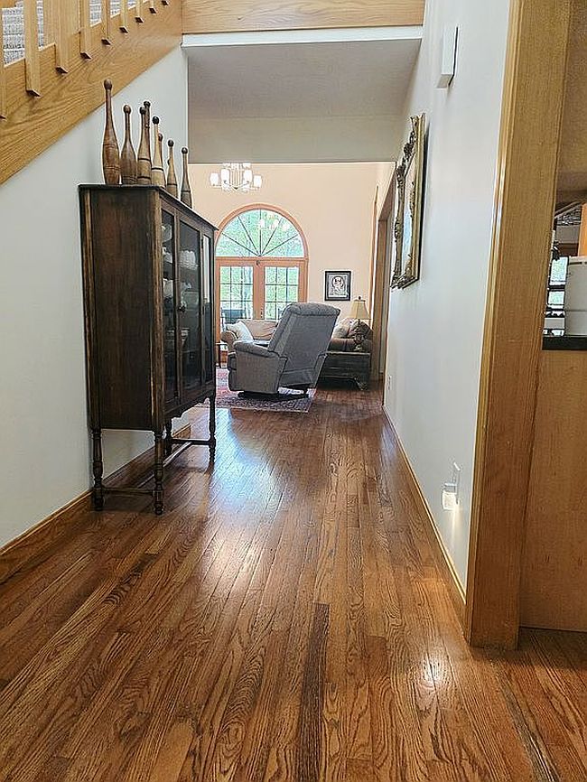 Photo of 1855 Pleasant Woods Cir, Carbondale, IL