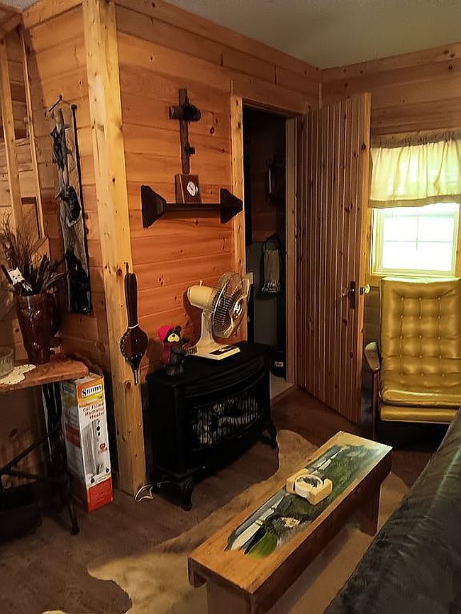 Photo of 152 Poverty Hill Ln, Burnsville, NC