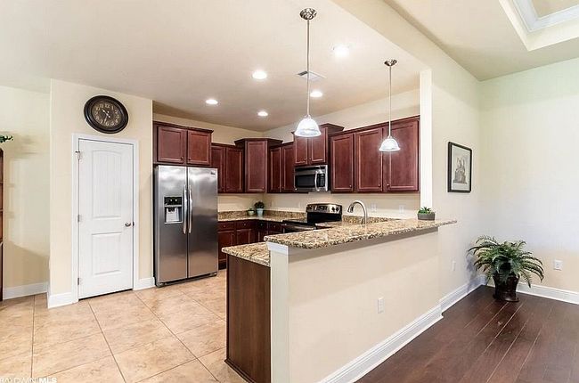 Photo of 4241 Grove St, Gulf Shores, AL