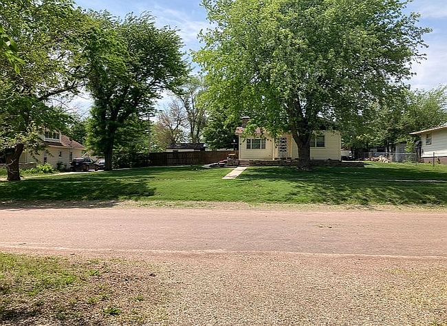 247 N 7th Ave, Lake Andes, SD