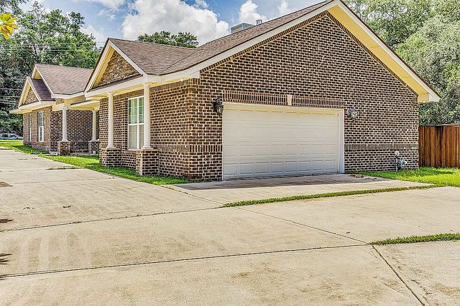 Additional photo 1 of property located at 9775 Noriega Dr