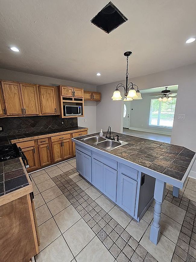 Image of 238 Overhill Dr