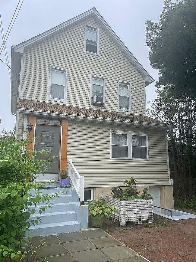 Photo of 136 E Central Blvd, Palisades Park, NJ