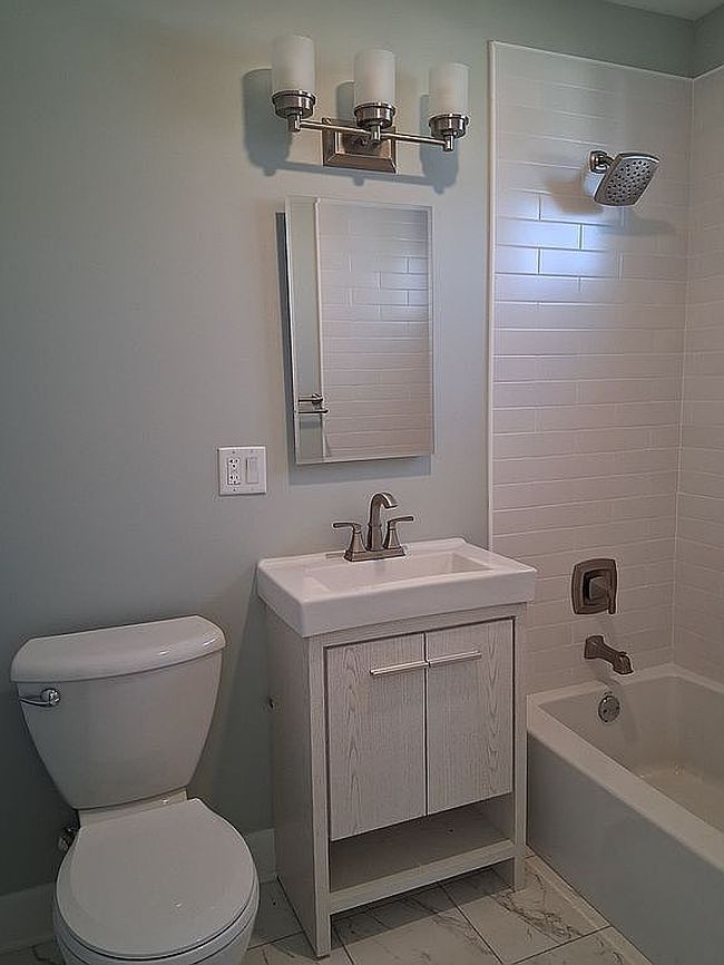 Preview of property located at 8739 S Sacramento Ave
