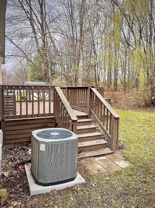 Photo of 142 Oaktree Ln, Hiram, OH
