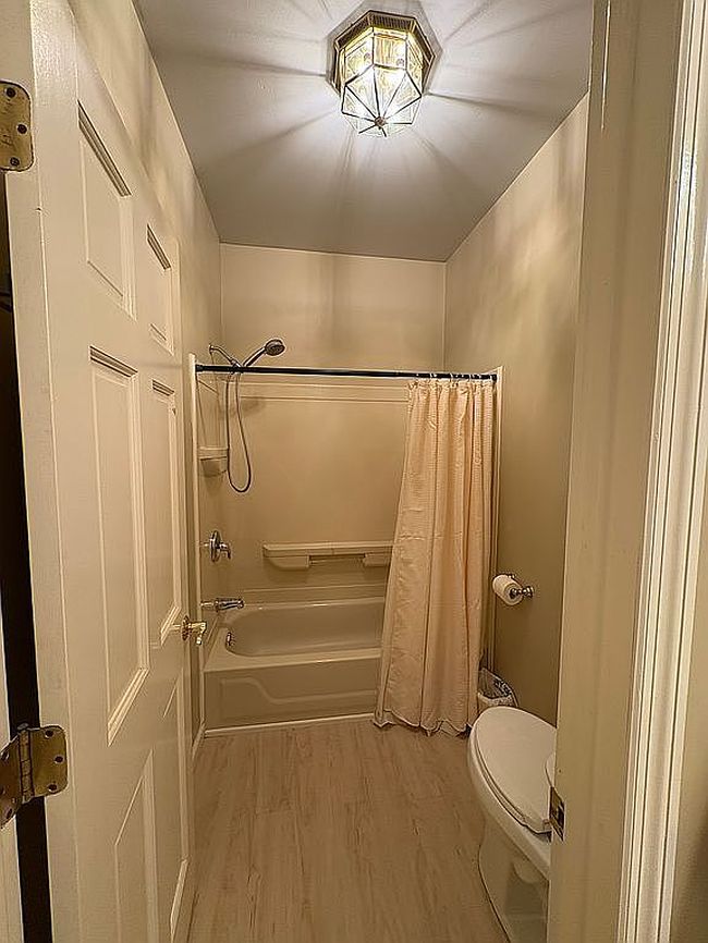 Photo of 5383 Weatherwood Dr, Middletown, OH