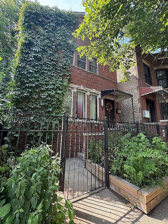 Photo of 5338 N Ashland Ave, Chicago, IL